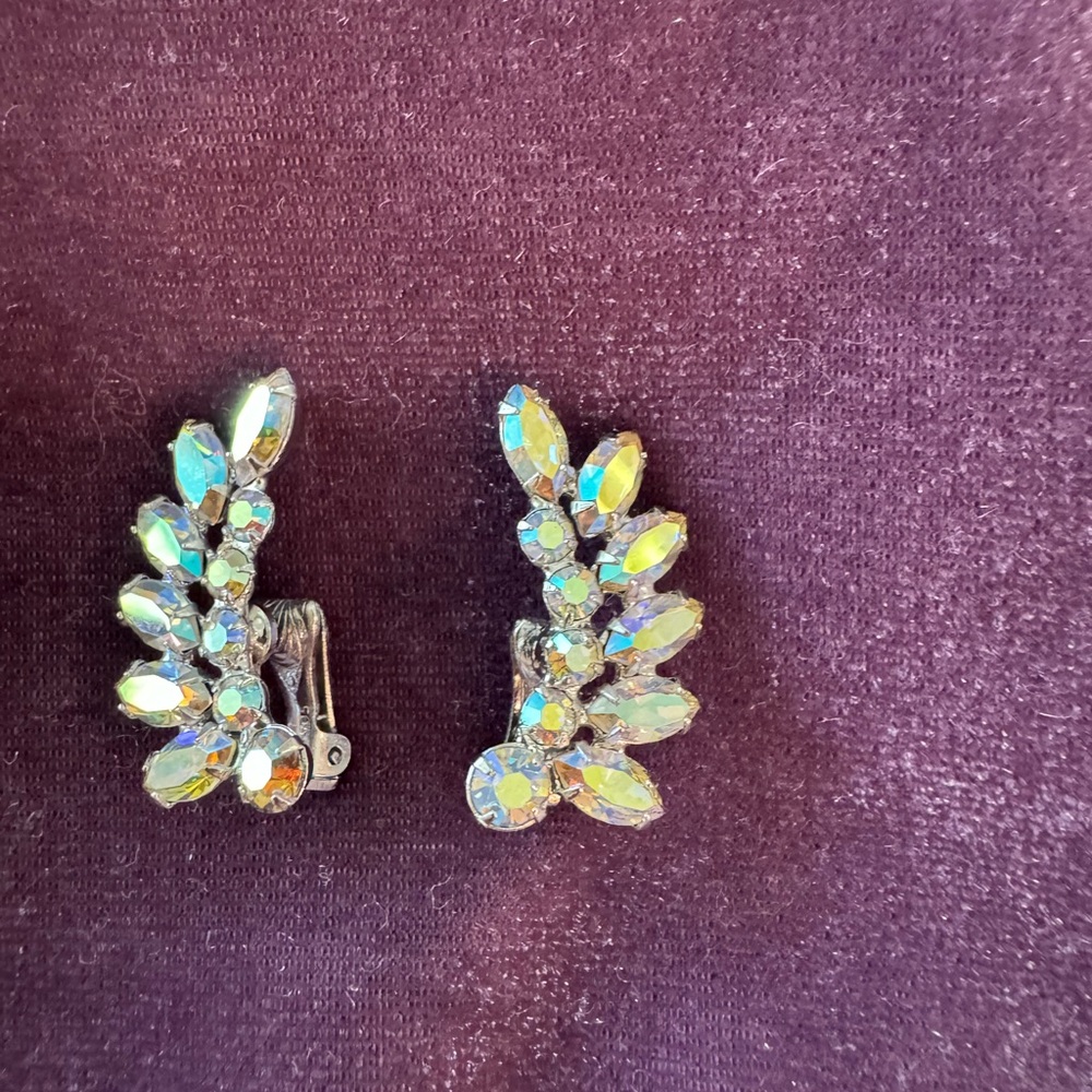 B David Brooch and Earring Set - Picture 3 of 8